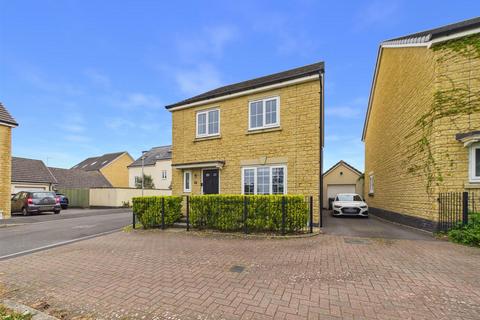 4 bedroom detached house for sale, Sandown Crescent, Corsham SN13