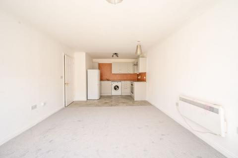 Luton Road, Plaistow, London, E13
