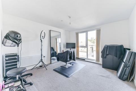 1 bedroom flat for sale, Bennington Close, Thornton Heath, CR7