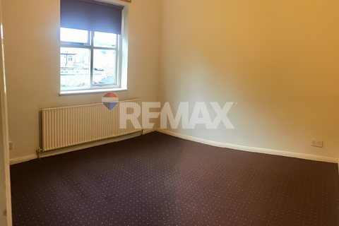 2 bedroom terraced house to rent, Albany Road, Romford RM6