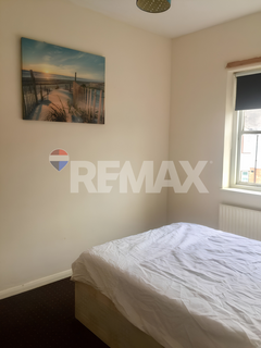 2 bedroom terraced house to rent, Albany Road, Romford RM6