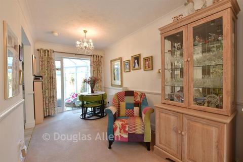 3 bedroom end of terrace house for sale, Harts Grove, Woodford Green IG8