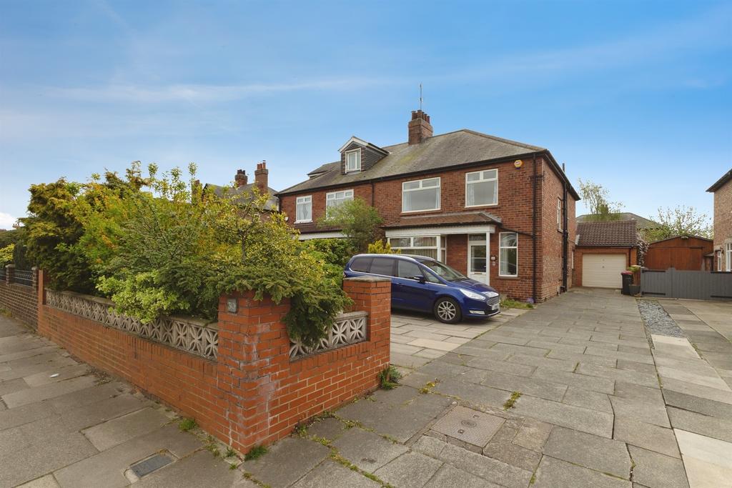 4 bedroom semi-detached house for sale