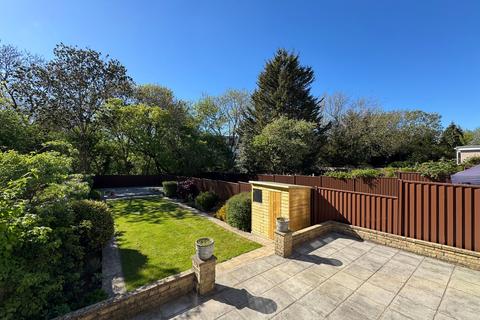 4 bedroom semi-detached house for sale, Farm Road, Edgware, HA8