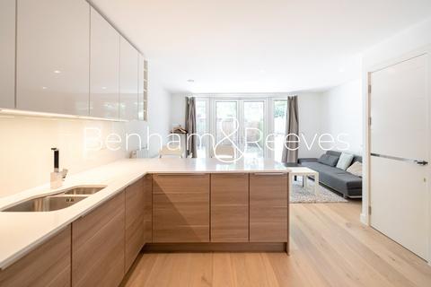 4 bedroom terraced house to rent, Mary Rose Square, London, SE16