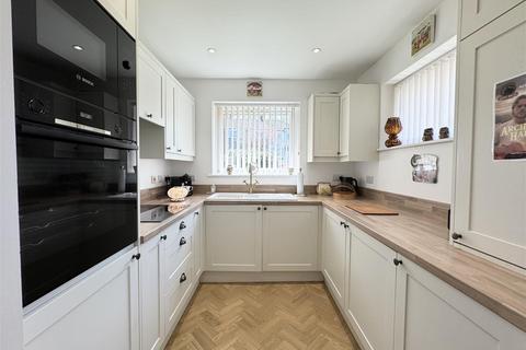2 bedroom semi-detached bungalow for sale, Park Road, Clayton West, Huddersfield, HD8 9PS