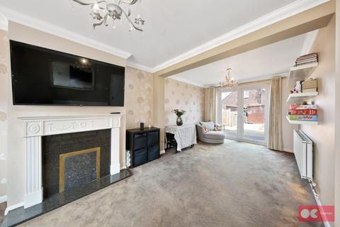 Woodside Close, Rainham RM13