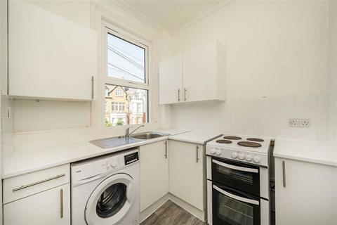2 bedroom flat to rent, Romola Road, London SE24