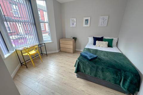 6 bedroom terraced house for sale, Esher Road, L6 6DF,