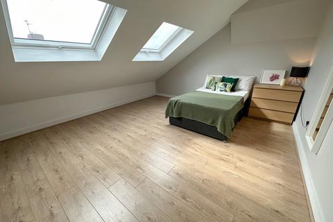 6 bedroom terraced house for sale, Esher Road, L6 6DF,