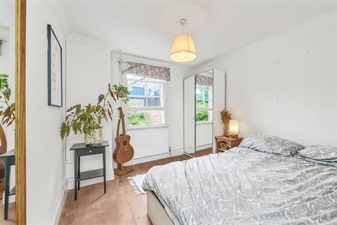 2 bedroom flat to rent, Brixton Road, London SW9