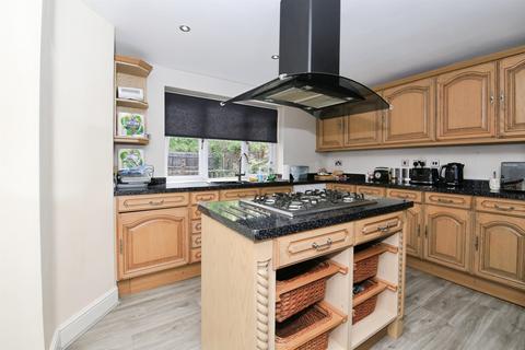 3 bedroom detached house for sale, Magistrates Road, Hampton Vale, Peterborough