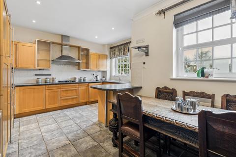 2 bedroom ground floor flat for sale, Whielden Street, Old Amersham