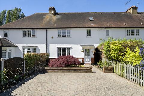Rythe Road, Claygate