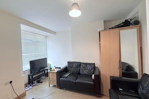 4 bedroom house to rent, Harley Street, NOTTINGHAM, NG7