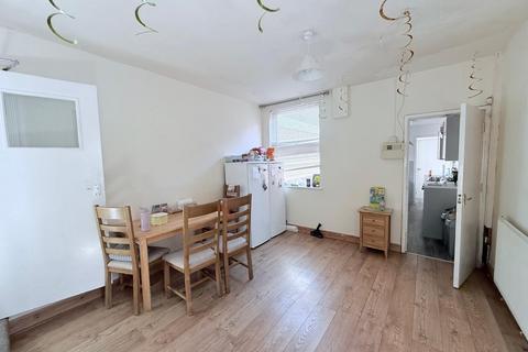 4 bedroom house to rent, Harley Street, NOTTINGHAM, NG7