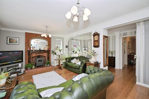 4 bedroom semi-detached house for sale, Harlow Road, Roydon, HARLOW