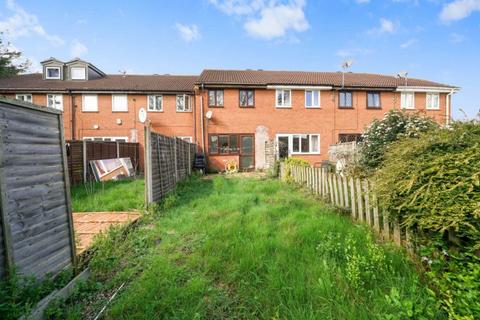 Nuthatch Gardens, London, SE28