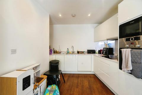 2 bedroom apartment for sale, Howard Road, Stanmore