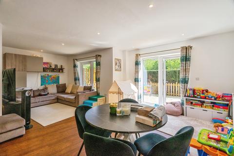 2 bedroom apartment for sale, Howard Road, Stanmore