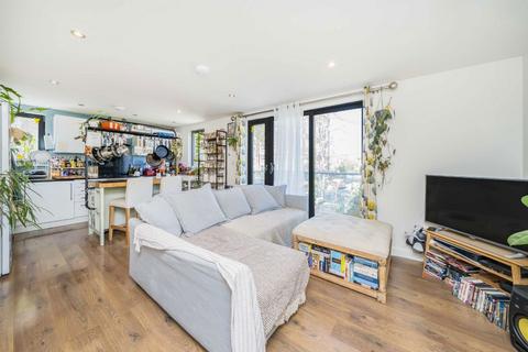 Spurstowe Terrace, London E8