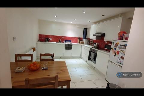 2 bedroom flat to rent, Kingsland Road, London, E8
