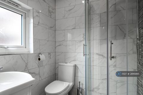 1 bedroom in a flat share to rent, Caversham Road, Reading, RG1