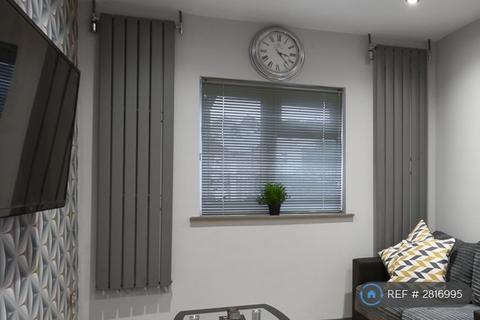 1 bedroom in a flat share to rent, Caversham Road, Reading, RG1