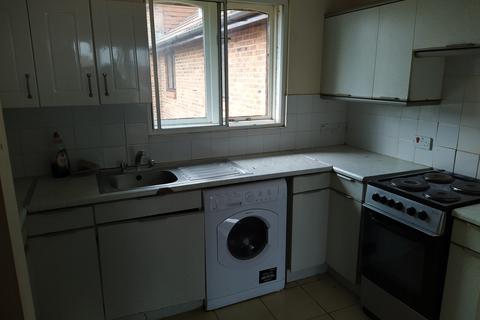 1 bedroom flat to rent, Raglan Close, Hounslow TW4