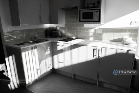 1 bedroom flat to rent, Market Street, Kingswinford, DY6