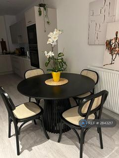 1 bedroom in a flat share to rent, Kings Hill, Barking, IG11