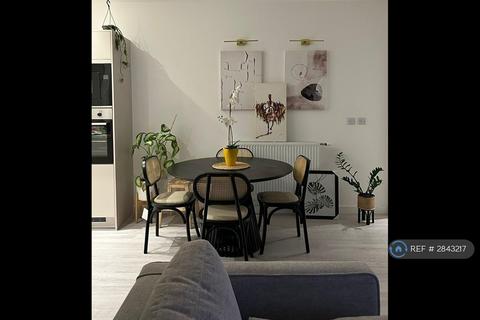 1 bedroom in a flat share to rent, Kings Hill, Barking, IG11