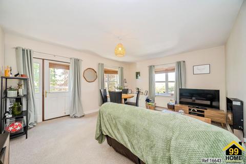 2 bedroom apartment for sale, Charterhouse Close, Brackley, NN13