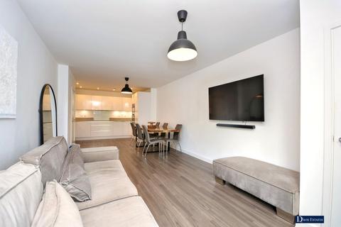 2 bedroom flat for sale, Freesia Lodge, Kings Park, Harold Wood, RM3