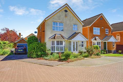 3 bedroom detached house for sale, Broadacres, Luton
