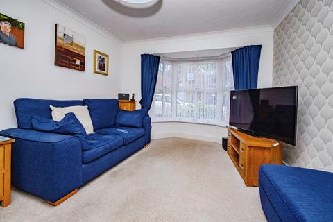 3 bedroom detached house for sale, Broadacres, Luton