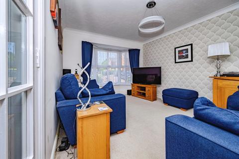 3 bedroom detached house for sale, Broadacres, Luton