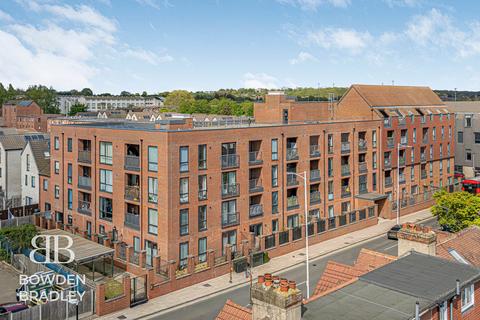 1 bedroom ground floor flat for sale, Marine Crescent, Sonar House, IG6