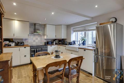 2 bedroom semi-detached house for sale, Dam Hill, Thunderbridge, Huddersfield HD8