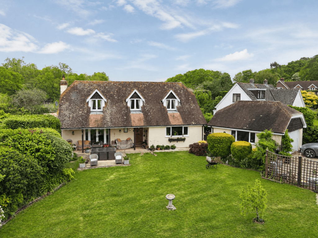 4 bedroom chalet for sale