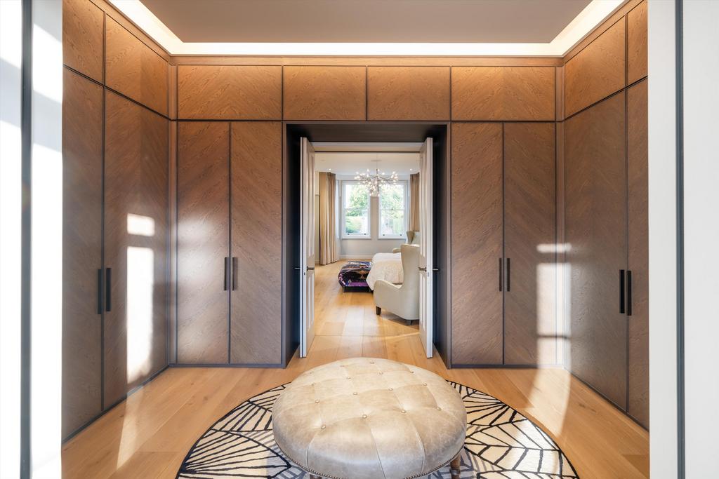 Walk-in wardrobe