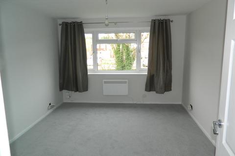 2 bedroom flat for sale, Suffolk Close, Coppenham SL1