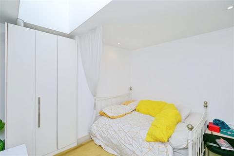 1 bedroom apartment for sale, Hayes Road, Sully, PENARTH