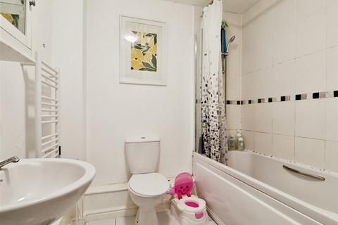 1 bedroom flat for sale, Broadway, CARDIFF