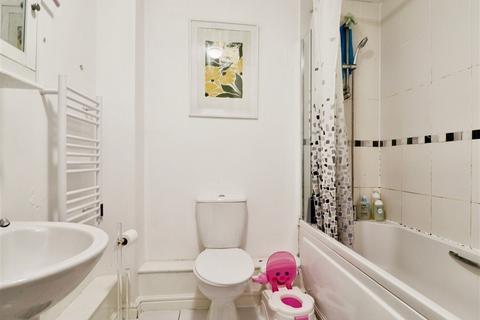 1 bedroom flat for sale, Broadway, CARDIFF