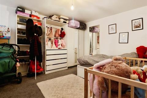 1 bedroom flat for sale, Broadway, CARDIFF