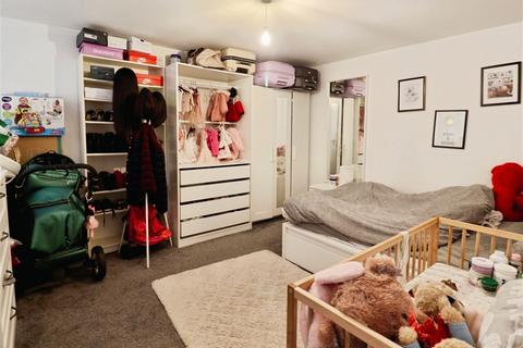 1 bedroom flat for sale, Broadway, CARDIFF