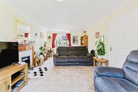4 bedroom detached house for sale, Walkers Way, Wootton, Northampton