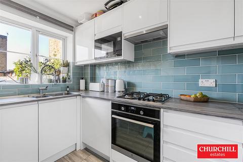 2 bedroom end of terrace house for sale, Longcourt Mews, Wanstead