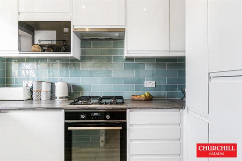 2 bedroom end of terrace house for sale, Longcourt Mews, Wanstead